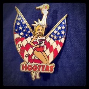 Hooters girl 2004 patriotic pin